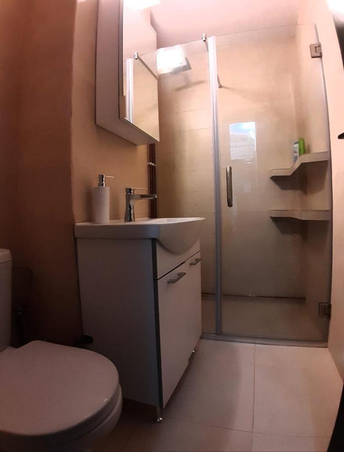Apartament Confortabil In Targu Jiu Exterior photo